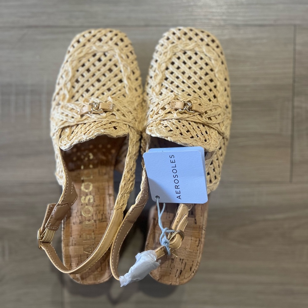 AEROSOLES Women's Cream Woven Mules